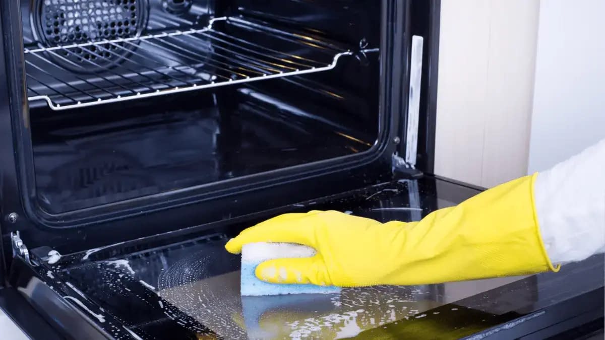 Scrubbing and Wiping Use a sponge or cloth rinse