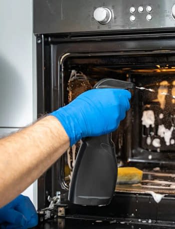 Cleaning Oven with Baking Soda
